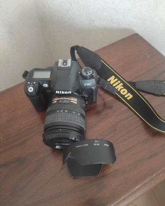macchina fotografica Nikon analogica 