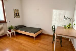 Stanza per studentessa- Cusano Milanino, Milano