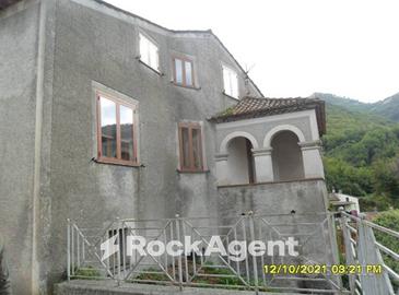 ABITAZIONE NEL BORGO ANTICO MEDIOEVALE