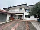 villa-di-279-m²-con-piu-di-5-locali-e-box-auto-dop