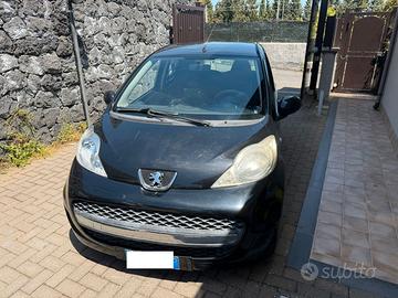 Peugeot 107 1.0 68CV 5p. Sweet Years 2Tronic