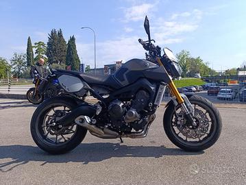 YAMAHA MT-09 MT-09
