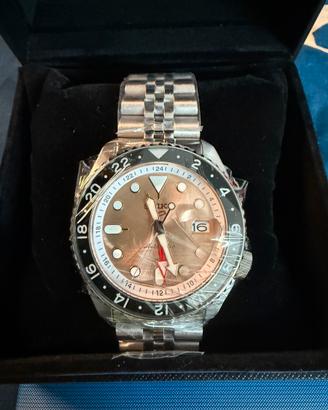 Seiko 5 GMT