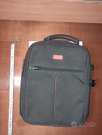 Trust borsa vertico porta tablet/NETBOOK 10"