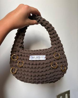 Borsa in crochet marrone