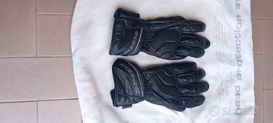 Guanti moto