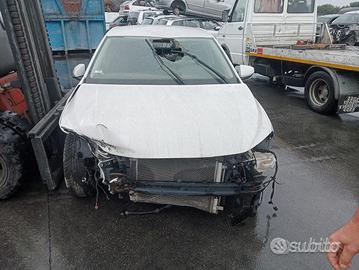 Volkswagen polo 1.0 tgi CDY demolito per ricambi