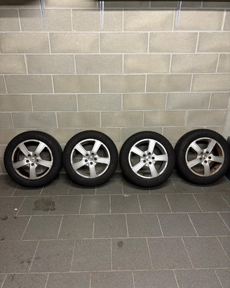 Pneumatici con cerchi