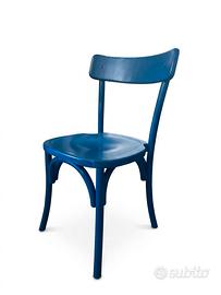 Sedie in legno laccate blu elettrico