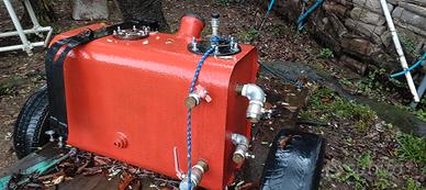 Serbatoio con olio idraulico nuovo