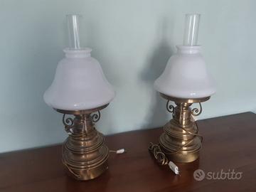 Coppia di lampade da tavolo in ottone e vetro