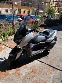 Yamaha Xmax 300