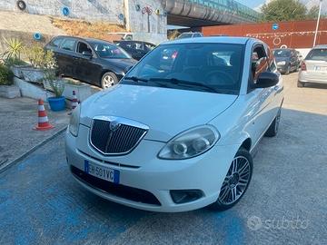 Lancia Ypsilon 1.3 MJT 75 CV Platinum