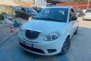 Lancia Ypsilon 1.3 MJT 75 CV Platinum