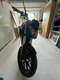 MT-125 con Scarico Akrapovic
