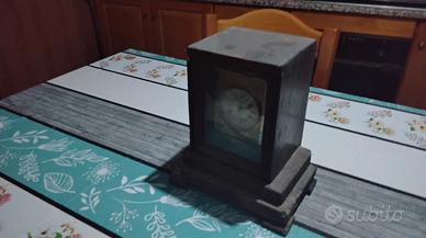antico orologio da tavolo