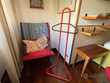 Vintage appendi abito in metallo rosso e nero