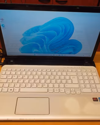 SONY VAIO SVE151G13M   CORE I3+8GB+750GB+WINDOWS11