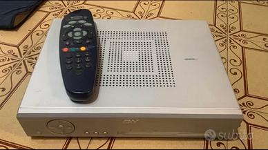 Decoder Sky con telecomando.