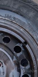 Bridgestone Gomme invernali con cerchi-Kia