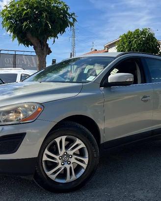 VOLVO - XC60 - D4 Geartronic Momentum