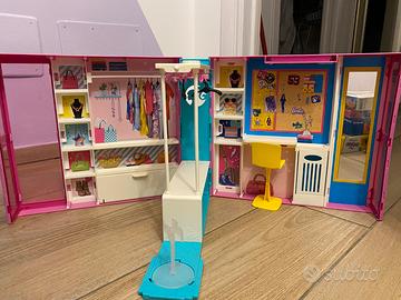 Armadio di Barbie