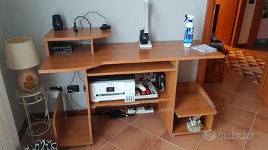 scrivania Pc molto spaziosa