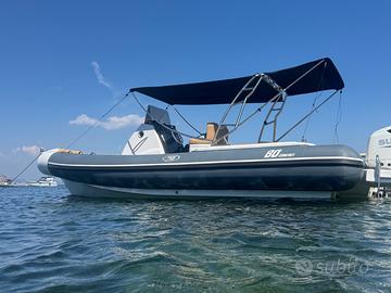 Gommone 880