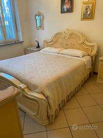 Camera da letto matrimoniale perfetta, in legno ma