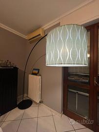 Lampada da terra, ad arco