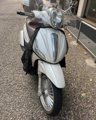 Scooter Beverly 300