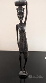 Scultura di donna africana  in legno di ebano