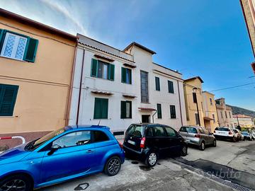 Poli: appartamento centrale con terrazzo