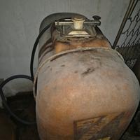 Cisterna per alimenti  vino ecc.ritiro in zona