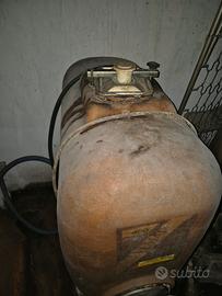 Cisterna per alimenti  vino ecc.ritiro in zona