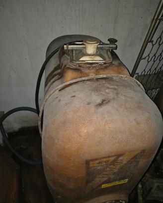 Cisterna per alimenti  vino ecc.ritiro in zona