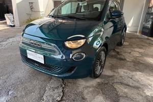 Fiat 500 500e Berlina 42 kWh La Prima