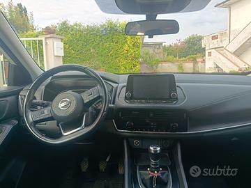Nissan Qashqai  mild-hybrid acenta.