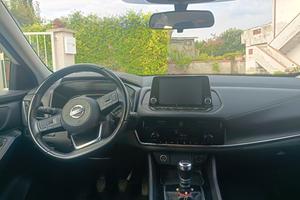 Nissan Qashqai  mild-hybrid acenta.