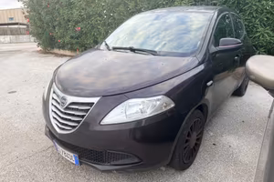 Lancia Ypsilon 1.2 69 CV 5 porte Silver
