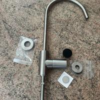 Miscelatore per rubinetto acqua filtrata