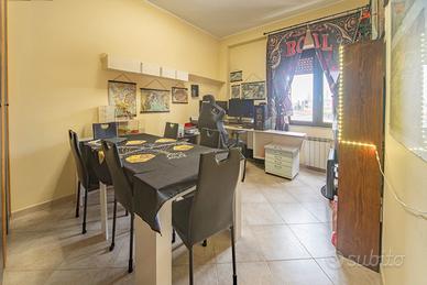 Quadrivano al piano alto con ascensore