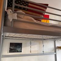 Struttura in metallo letto Ikea