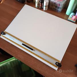 Tavolino reclinabile per disegno geometrico