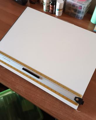 Tavolino reclinabile per disegno geometrico