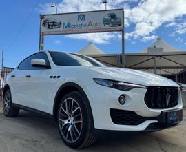 MASERATI LEVANTE 3.0 D 275 TETTO R21 BIANCO PERLA