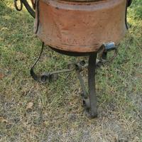 Cagliere, secchio, vasca in rame vecchio con piedi