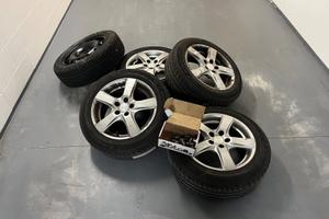 Set Gomme estive 185/60 R15 con Cerchi Mak