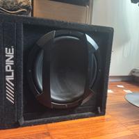 Subwoofer Alpine amplificato 320W