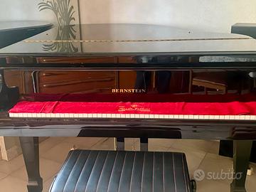 Pianoforte a coda nuovo.